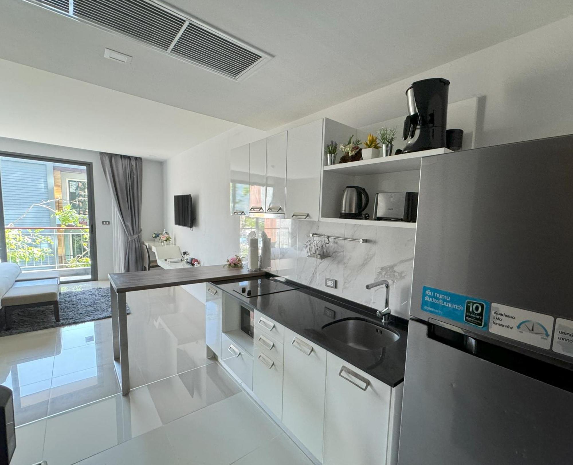 Private Apartment At Emerald Terrace Patong 外观 照片