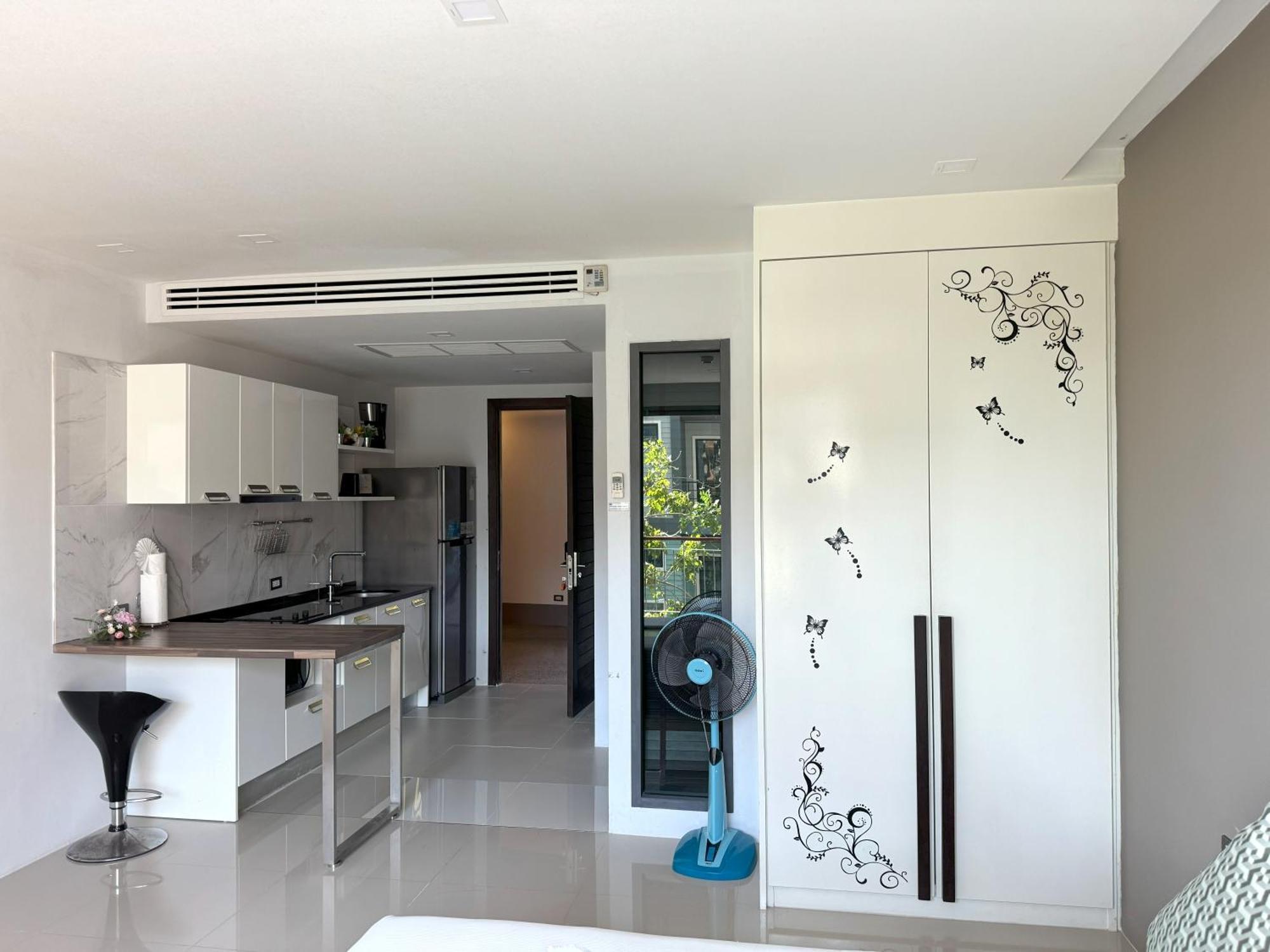 Private Apartment At Emerald Terrace Patong 外观 照片