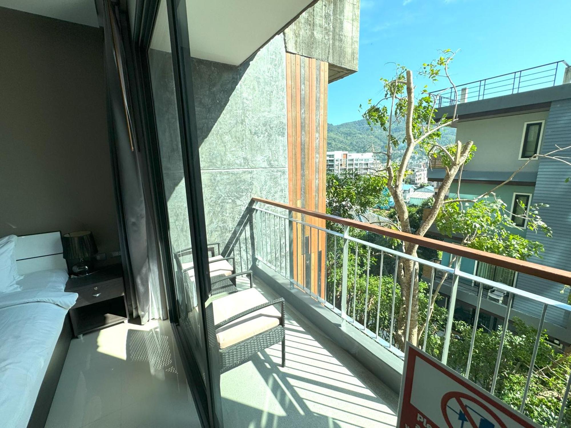 Private Apartment At Emerald Terrace Patong 外观 照片