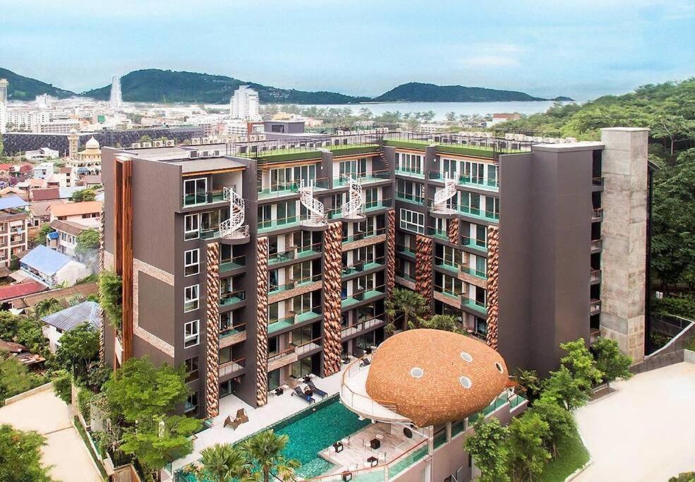 Private Apartment At Emerald Terrace Patong 外观 照片