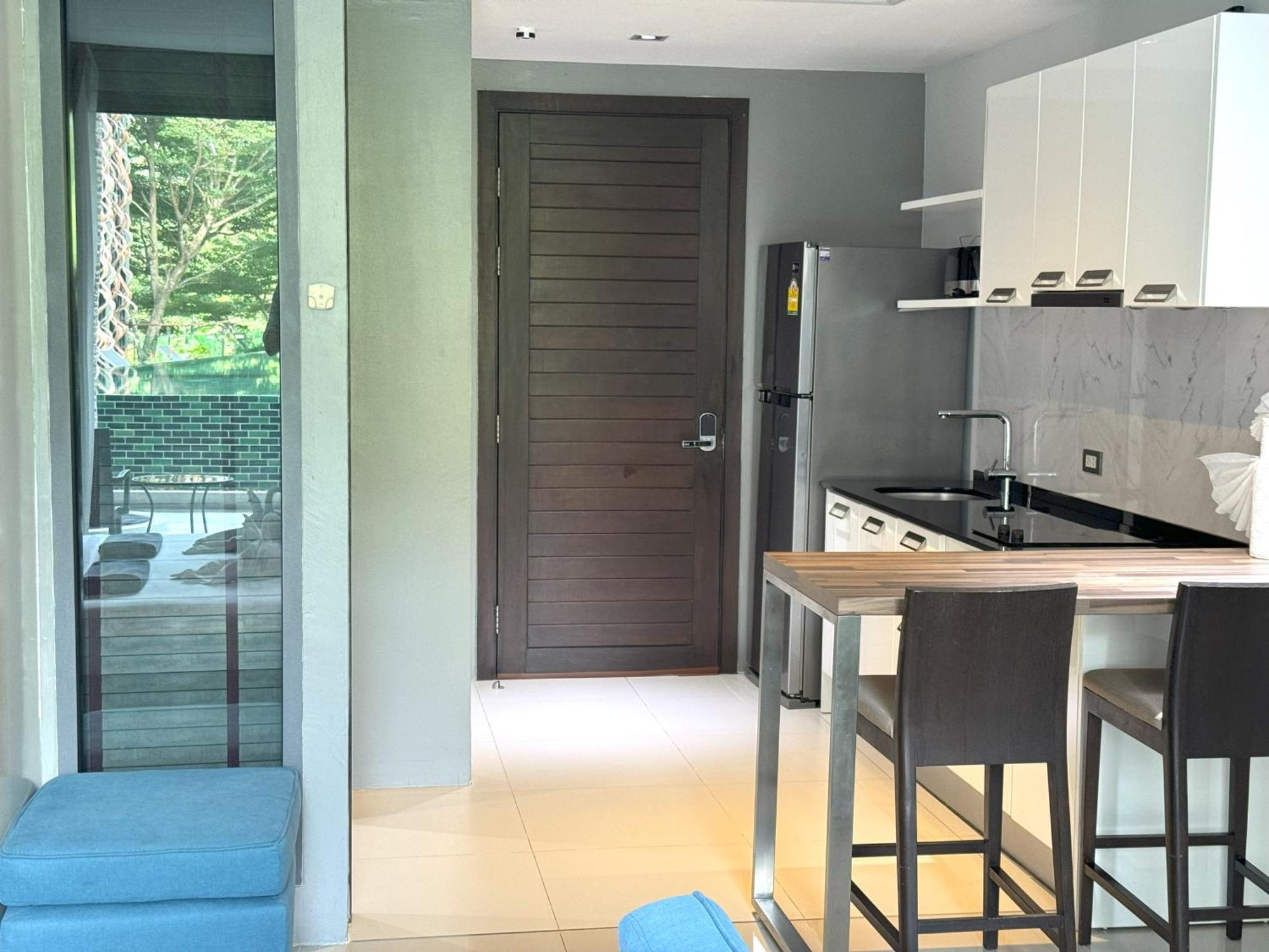 Private Apartment At Emerald Terrace Patong 外观 照片