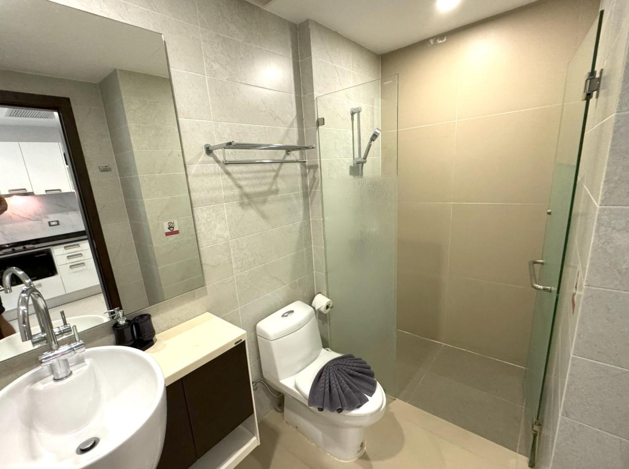 Private Apartment At Emerald Terrace Patong 外观 照片
