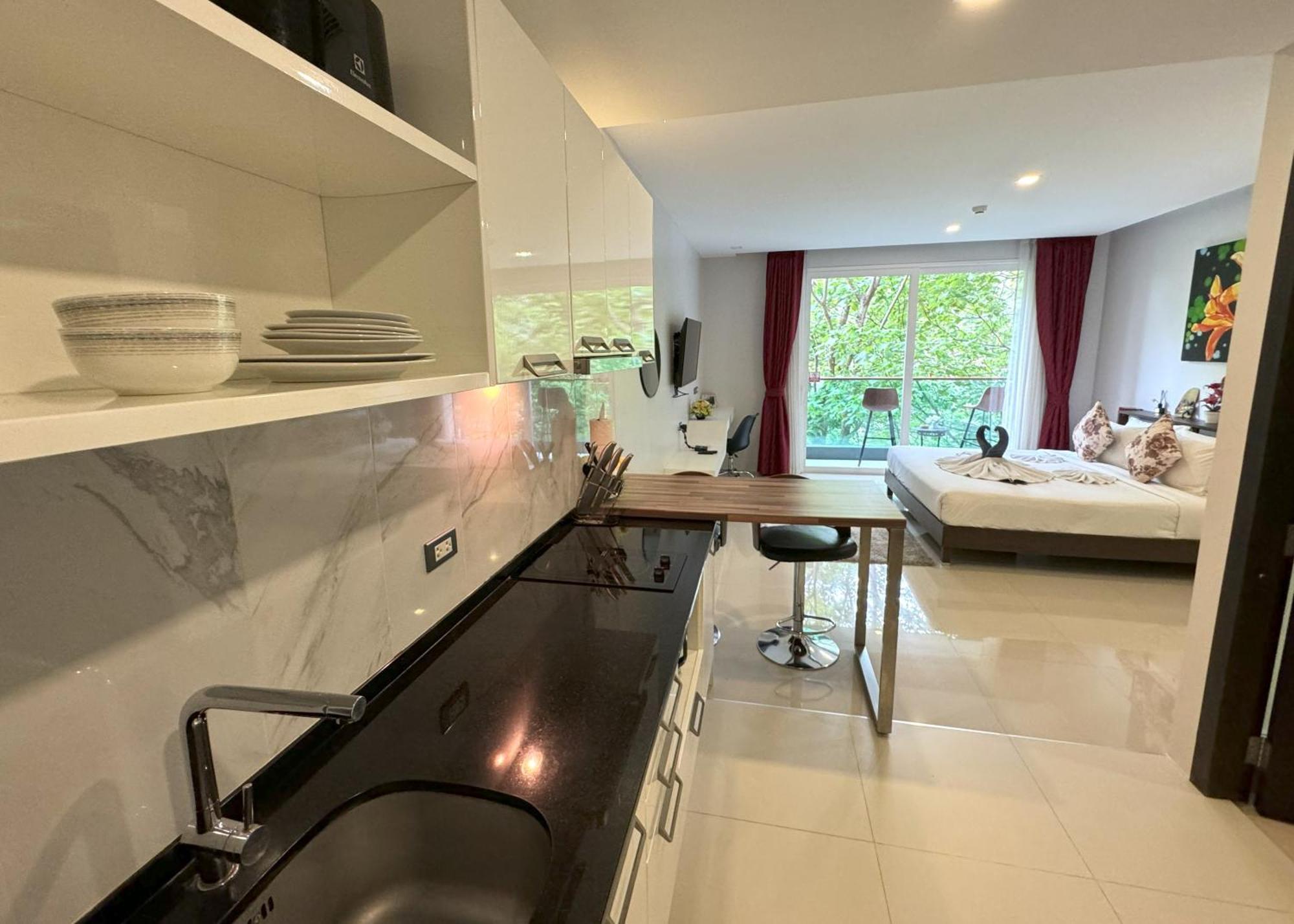 Private Apartment At Emerald Terrace Patong 外观 照片