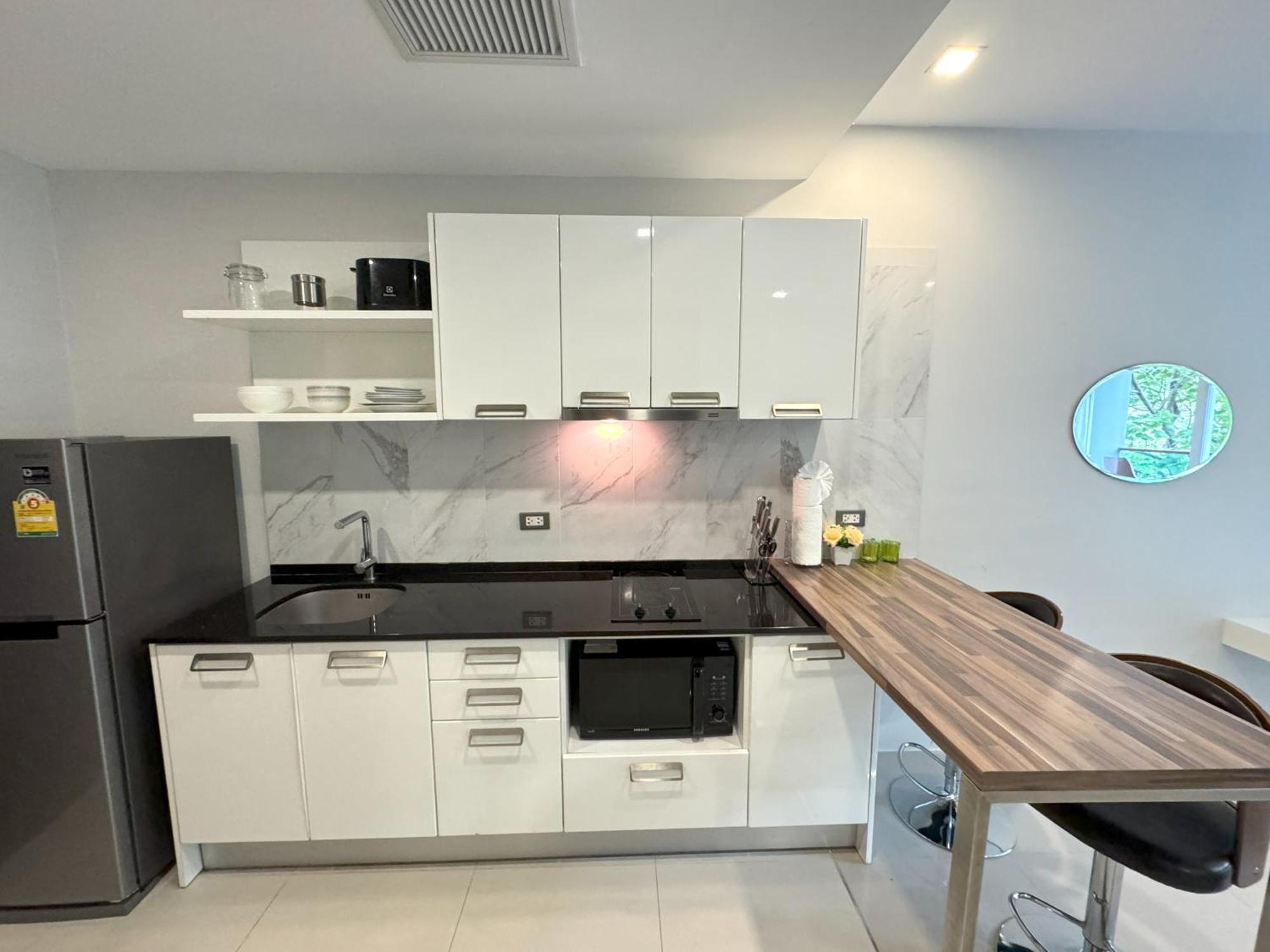 Private Apartment At Emerald Terrace Patong 外观 照片