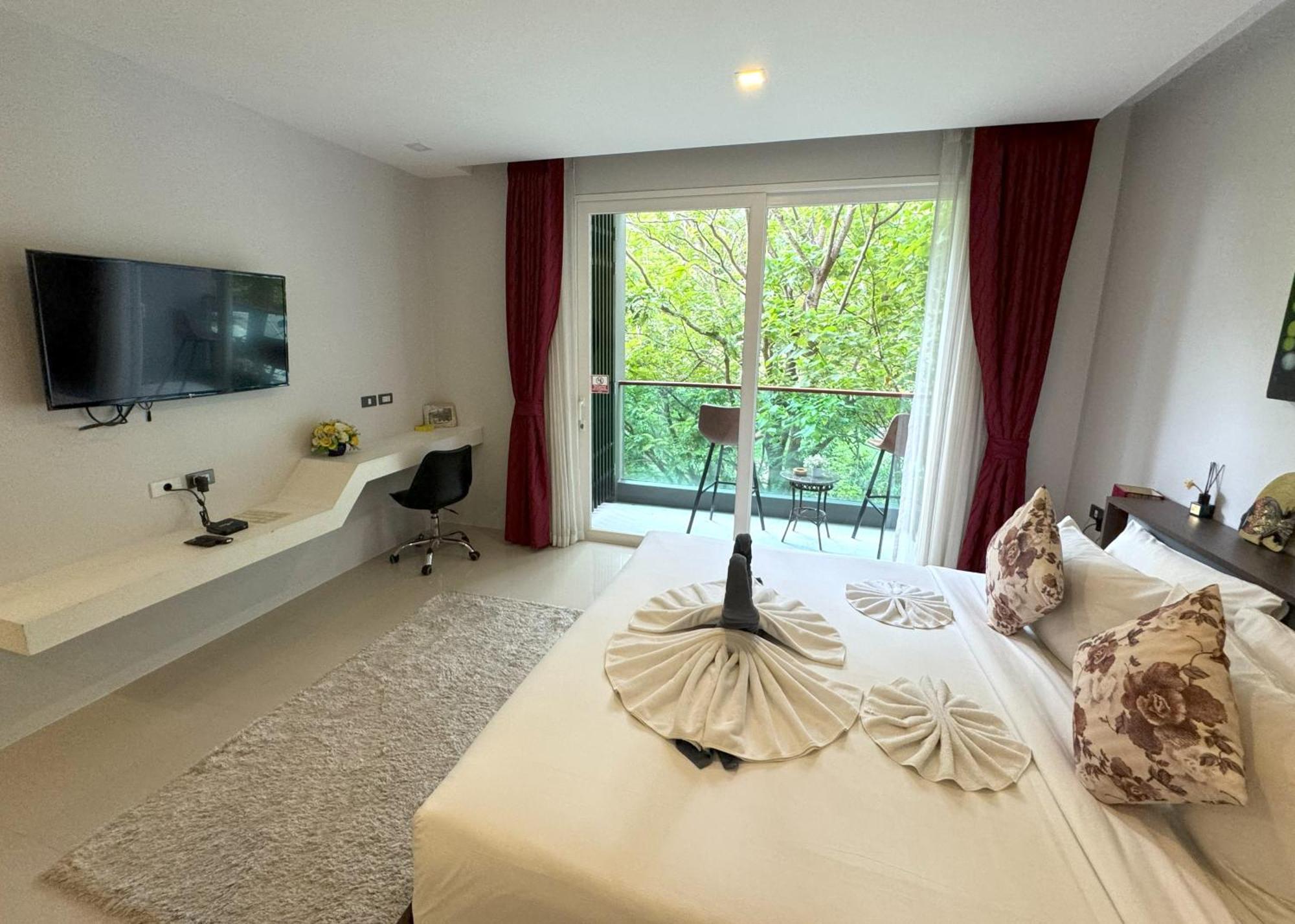 Private Apartment At Emerald Terrace Patong 外观 照片