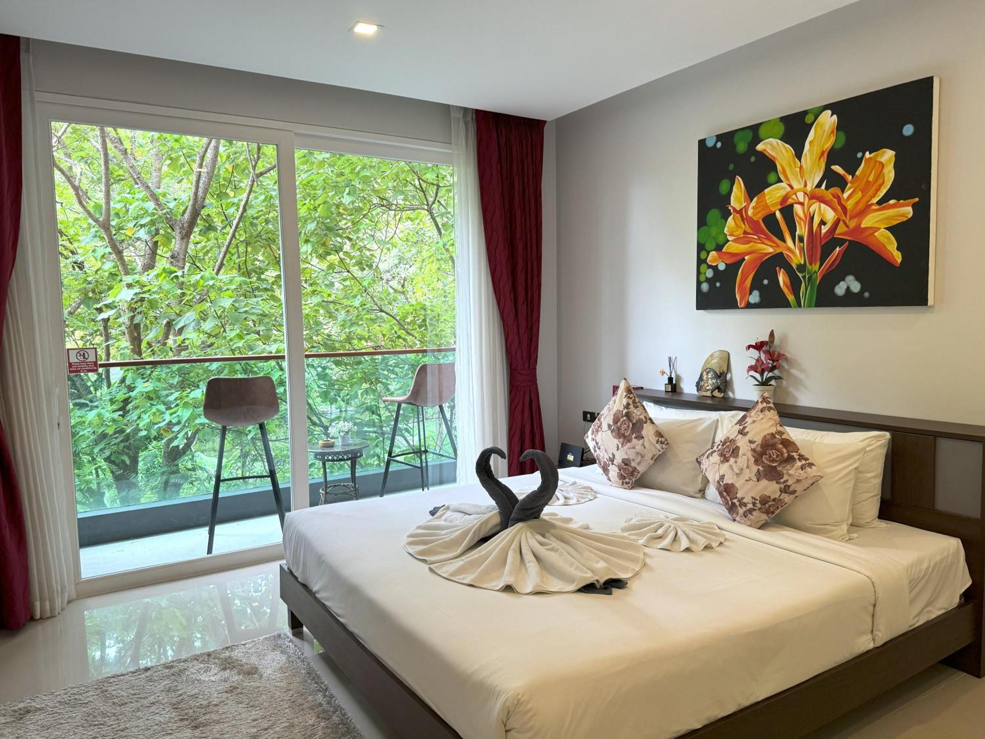 Private Apartment At Emerald Terrace Patong 外观 照片