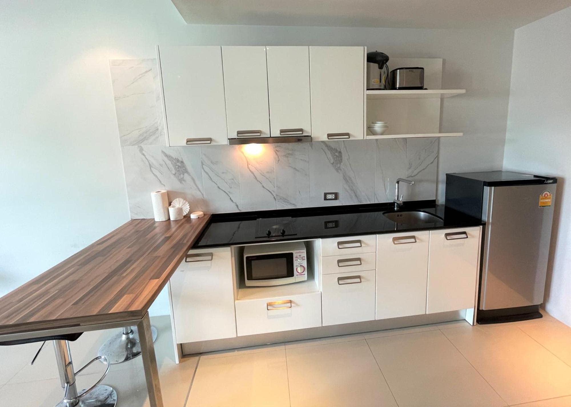 Private Apartment At Emerald Terrace Patong 外观 照片