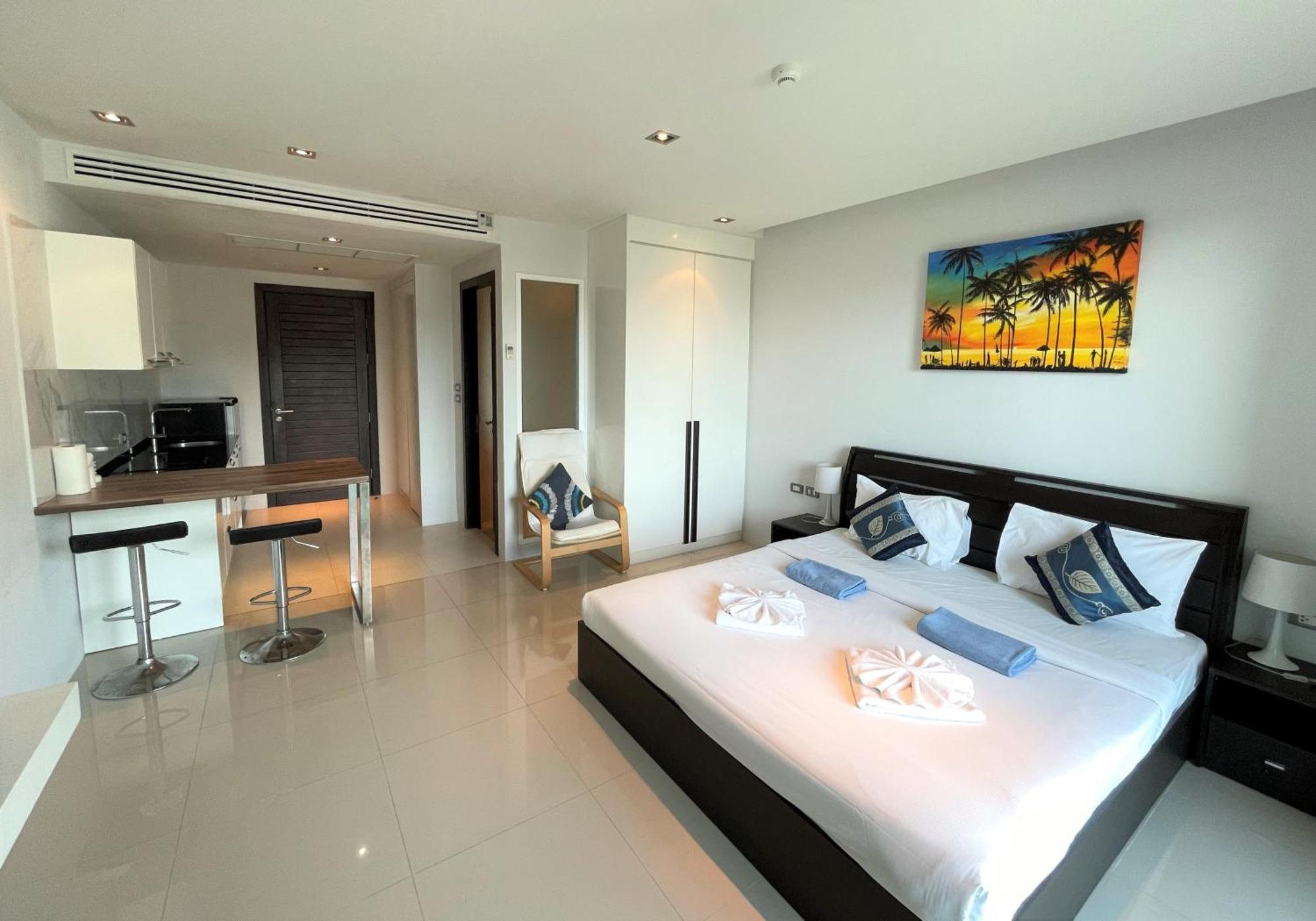 Private Apartment At Emerald Terrace Patong 外观 照片