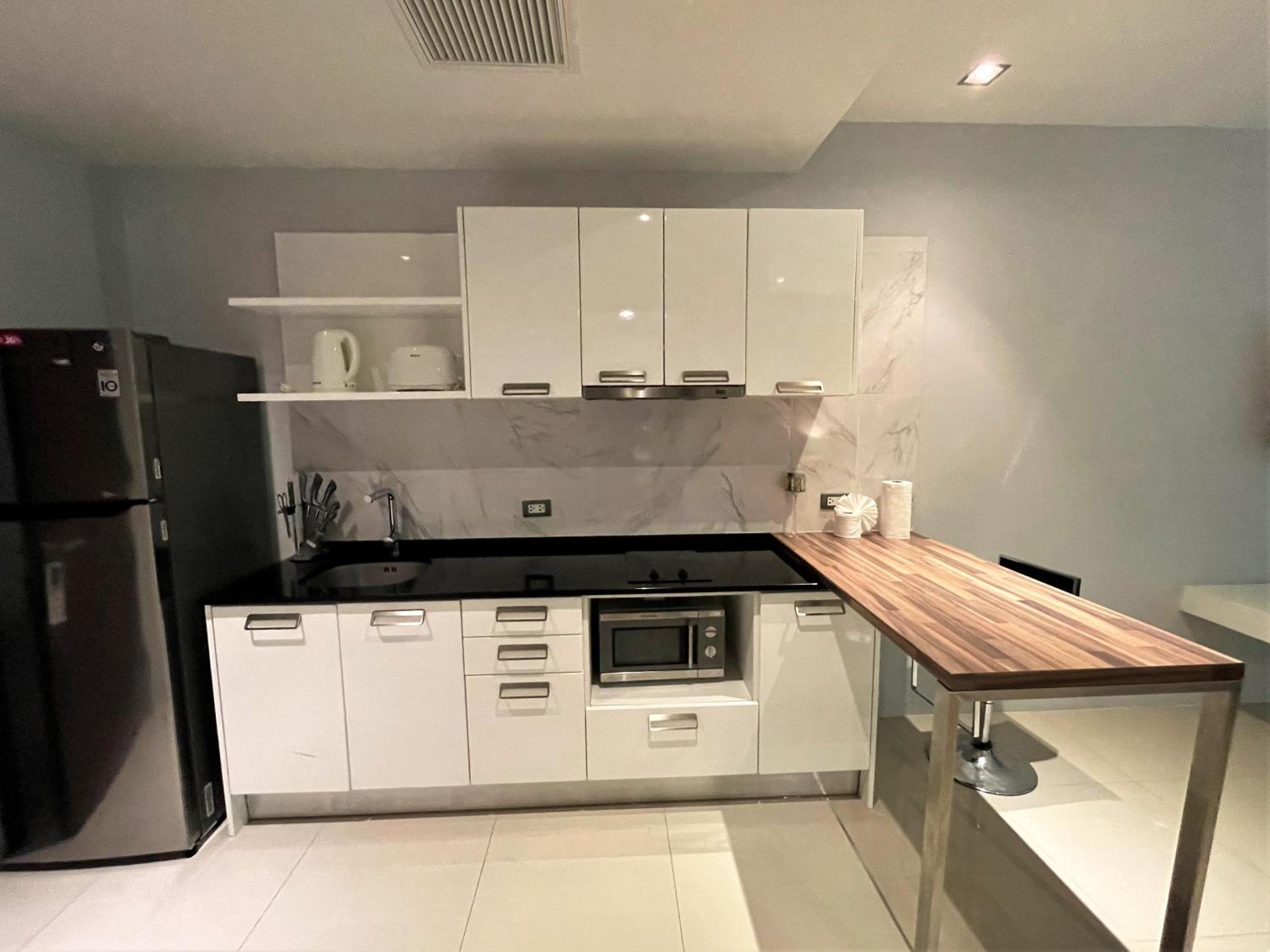 Private Apartment At Emerald Terrace Patong 外观 照片