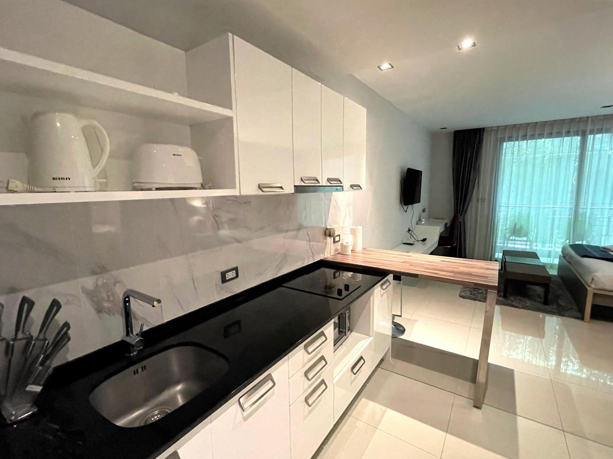 Private Apartment At Emerald Terrace Patong 外观 照片