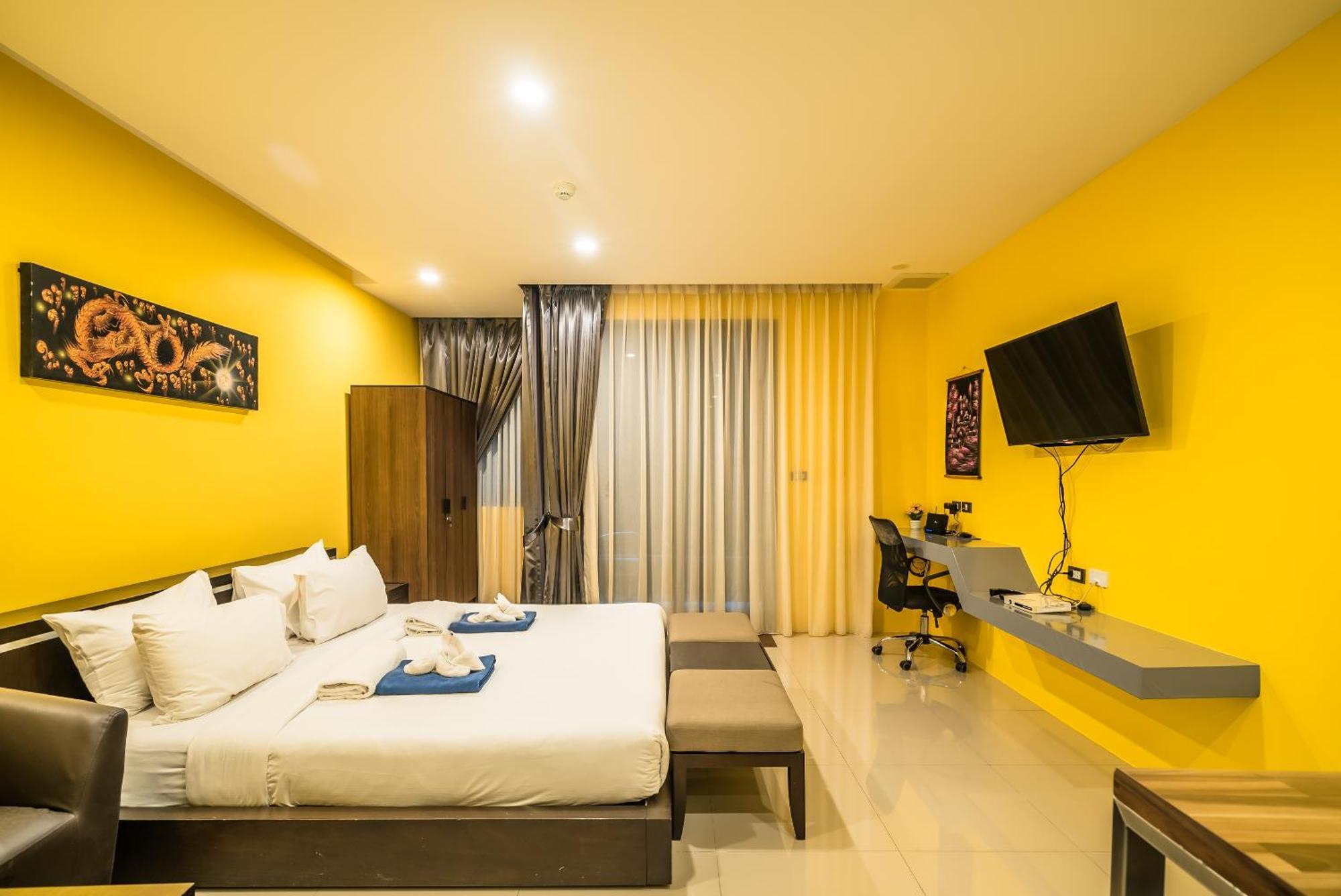 Private Apartment At Emerald Terrace Patong 外观 照片