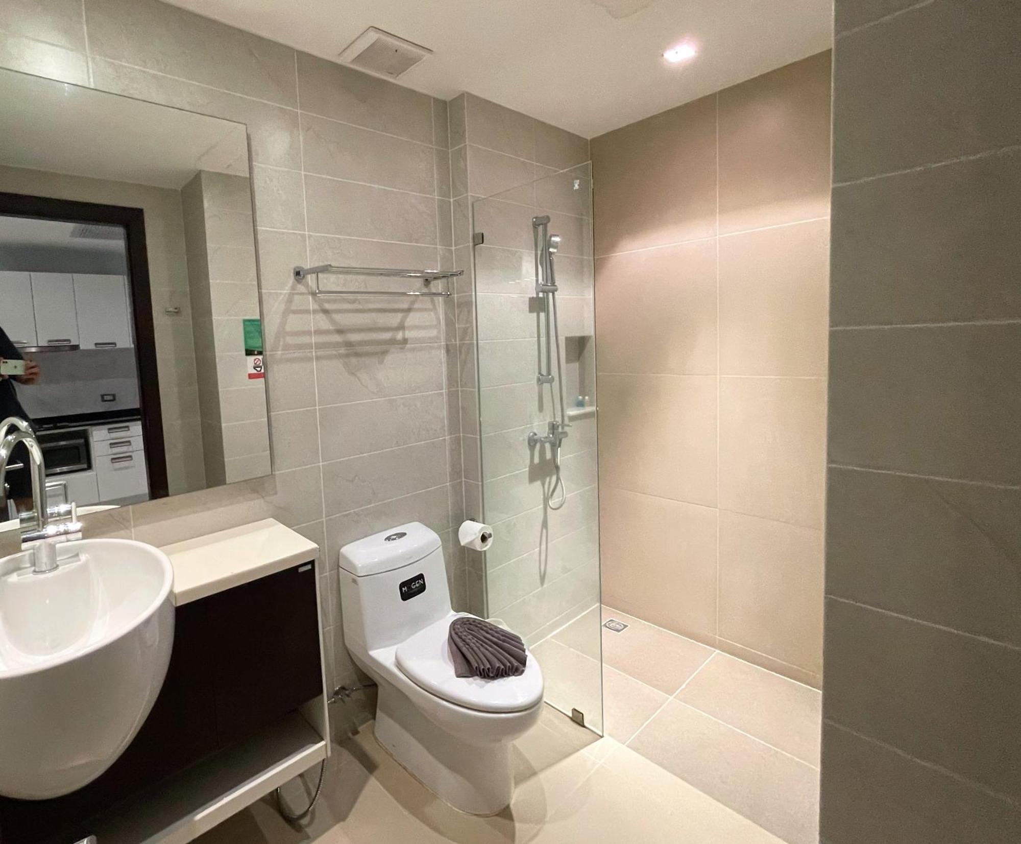 Private Apartment At Emerald Terrace Patong 外观 照片